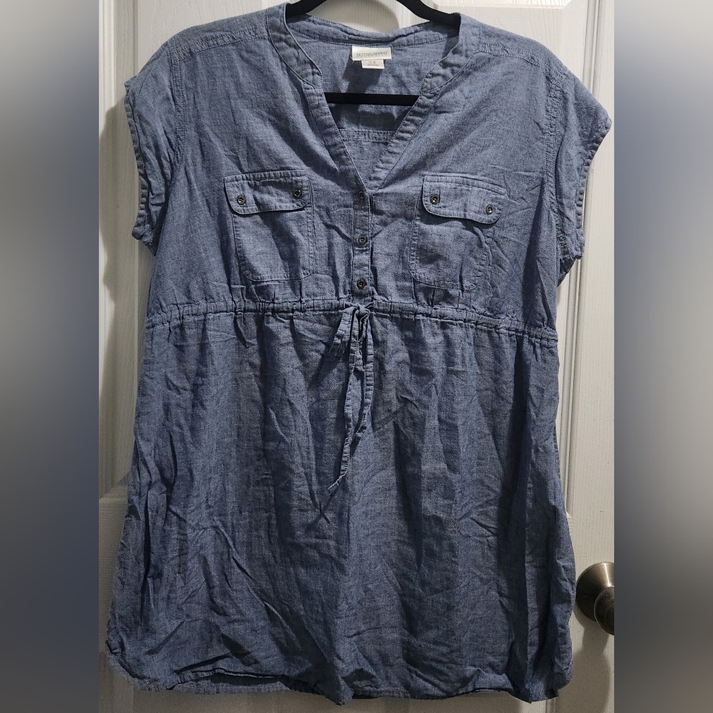 Motherhood chambray blue 100% cotton maternity blouse size Medium
